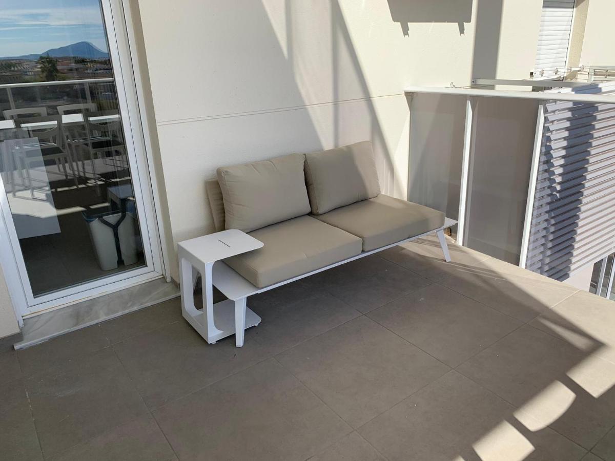 Beautiful Apartment With Pool Near The Beach Oliva Kültér fotó